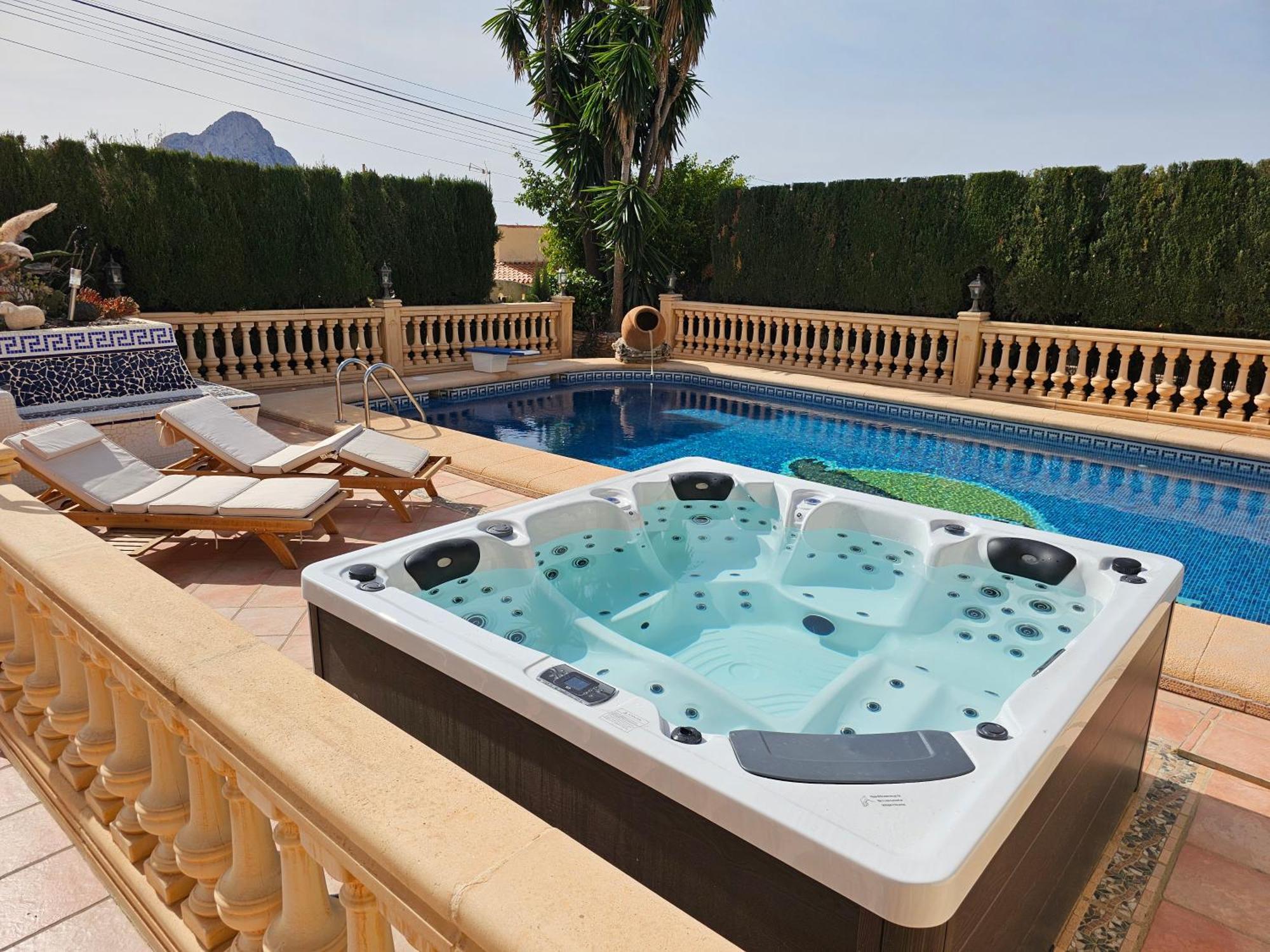 Luxury Villa - Pool, Hot Tub, Aircon, Tvs, Home Cinema, Office, Gbit Internet, Sports Equipment カルプ エクステリア 写真