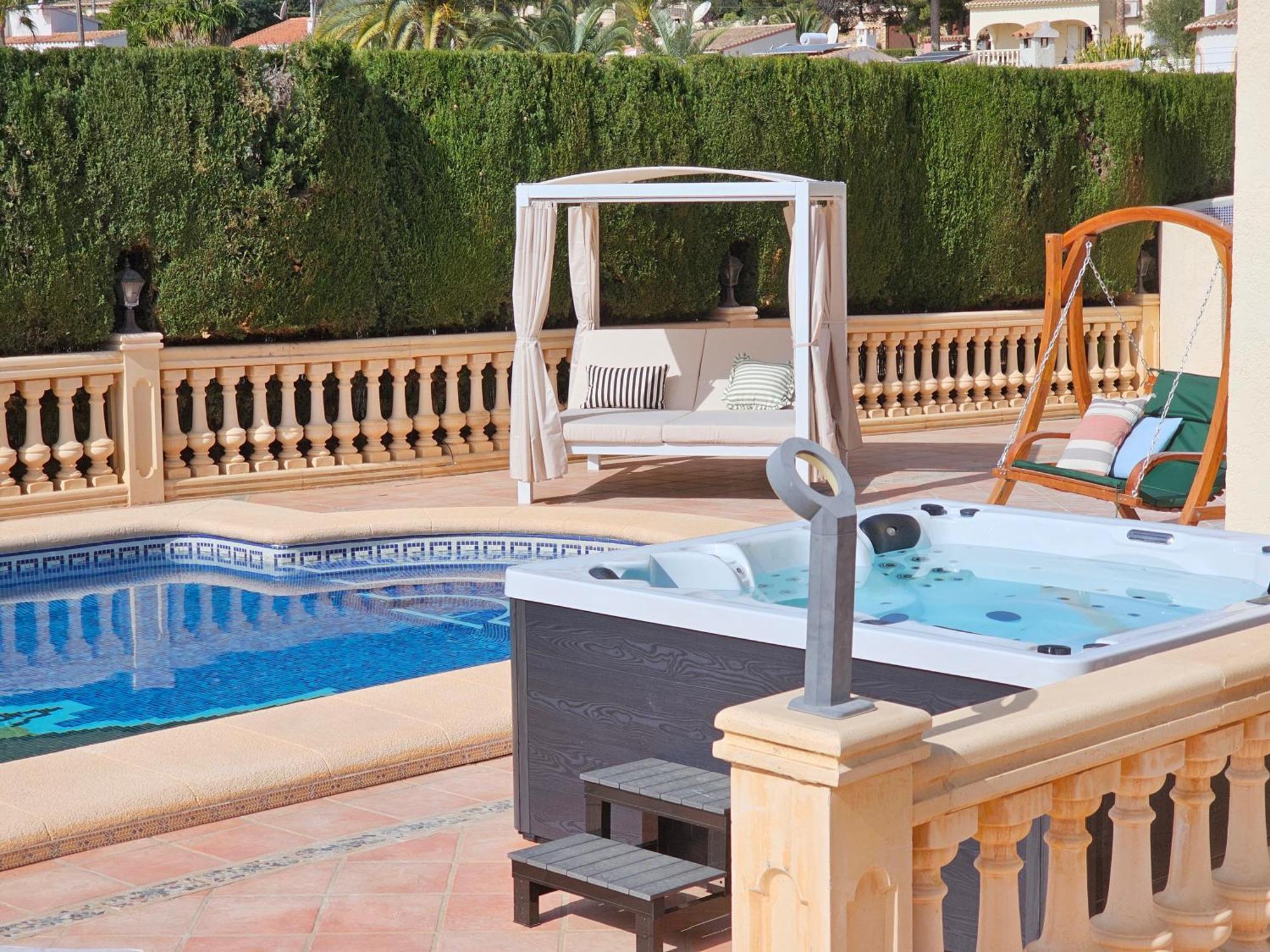 Luxury Villa - Pool, Hot Tub, Aircon, Tvs, Home Cinema, Office, Gbit Internet, Sports Equipment カルプ エクステリア 写真