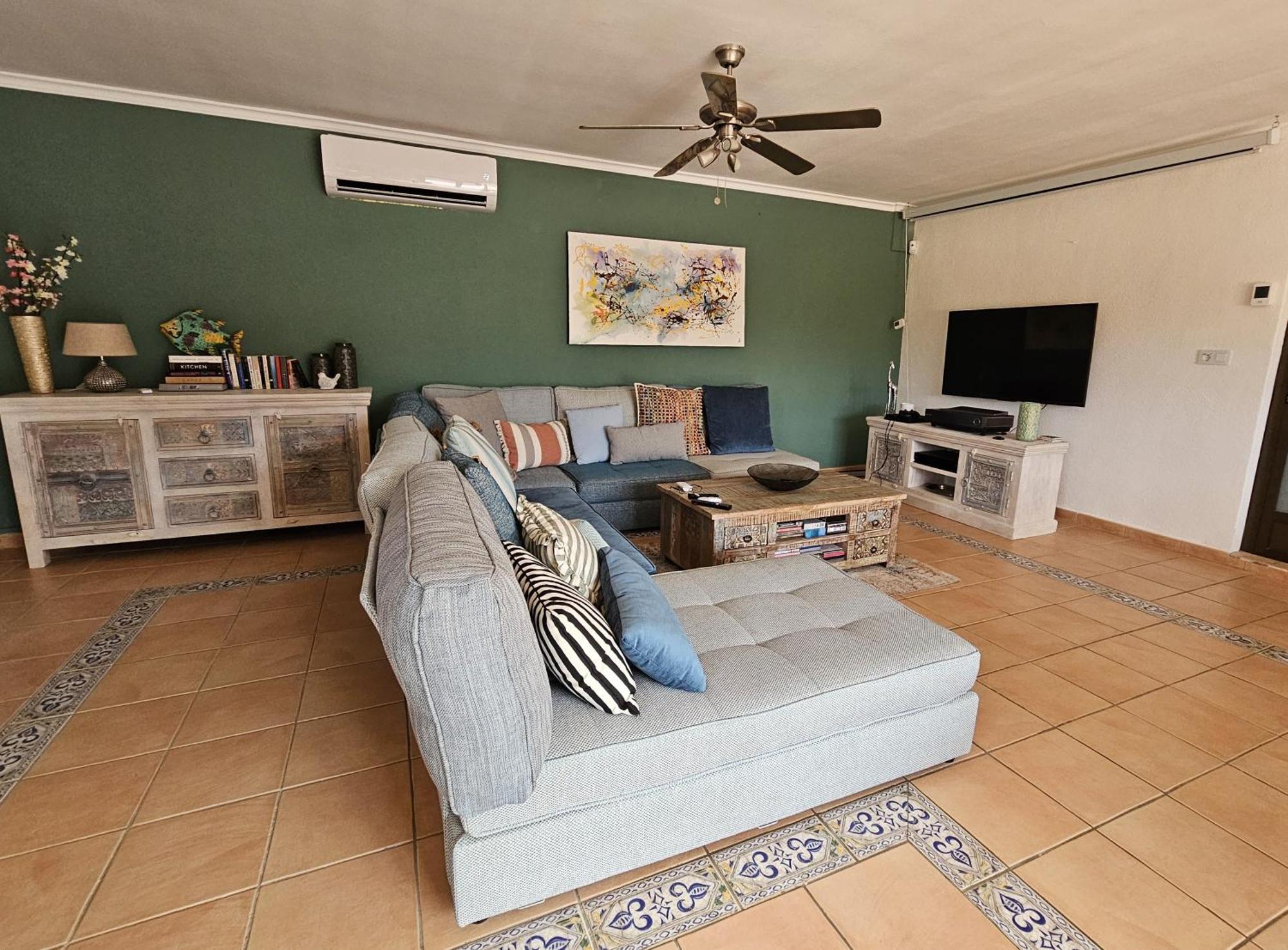 Luxury Villa - Pool, Hot Tub, Aircon, Tvs, Home Cinema, Office, Gbit Internet, Sports Equipment カルプ エクステリア 写真