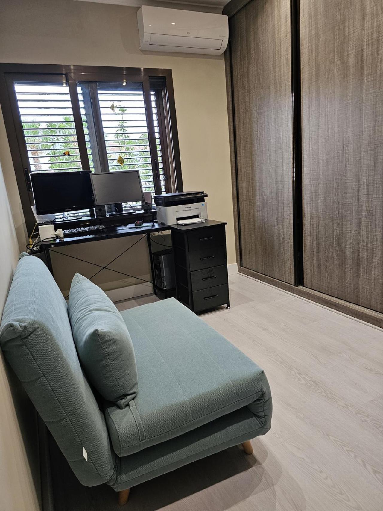 Luxury Villa - Pool, Hot Tub, Aircon, Tvs, Home Cinema, Office, Gbit Internet, Sports Equipment カルプ エクステリア 写真