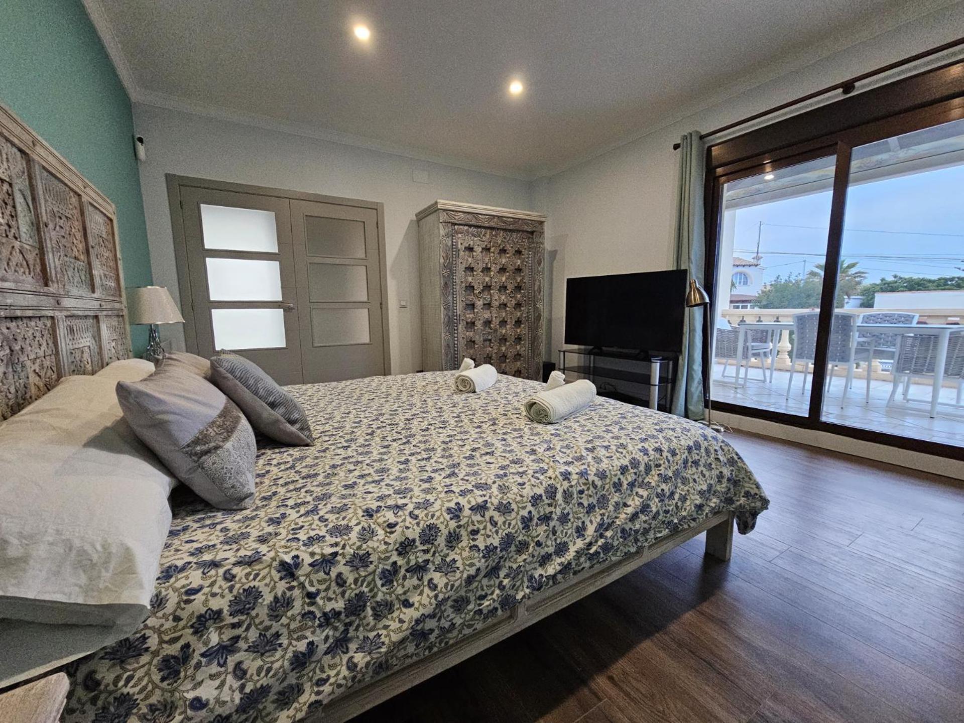 Luxury Villa - Pool, Hot Tub, Aircon, Tvs, Home Cinema, Office, Gbit Internet, Sports Equipment カルプ エクステリア 写真