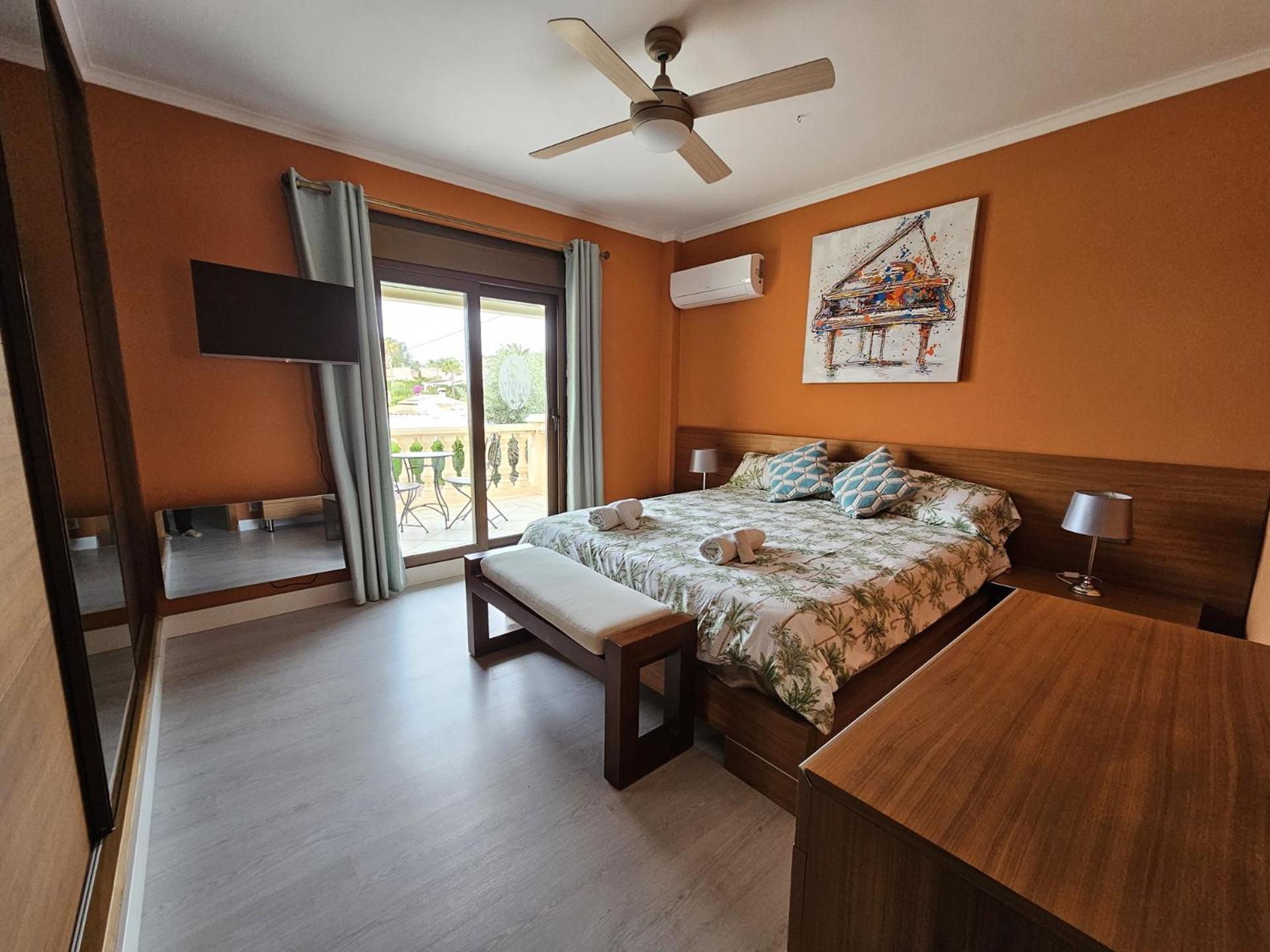 Luxury Villa - Pool, Hot Tub, Aircon, Tvs, Home Cinema, Office, Gbit Internet, Sports Equipment カルプ エクステリア 写真